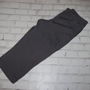 🌫️✨ Lee Natural Fit Capris · Size 12 Medium · Gray · Just Below the Waist